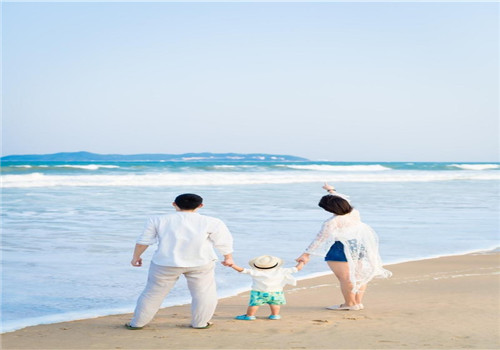 一家三口亲子照